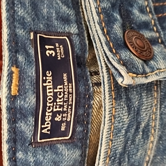 Abercrombie and Fitch mini jean skirt size 31 waist, US size 12 - Picture 4 of 7
